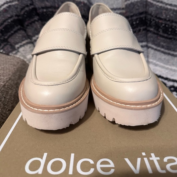 Dolce Vita Halona Loafers - Ivory - size 7
Only tried on … - Picture 4 of 10